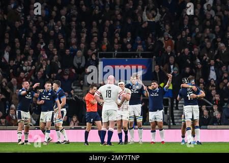 Scotland celebrate winning the 2023 Guinness 6 Nations match England vs Scotland at Twickenham Stadium, Twickenham, United Kingdom, 4th February 2023  (Photo by Craig Thomas/News Images) Stock Photo