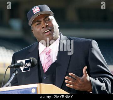 FILE: Tony Gwynn of the San Diego Padres will be entering the Baseball Hall  of Fame in Cooperstown, New York this year. (Photo by Cliff Welch/Icon  Sportswire) (Icon Sportswire via AP Images