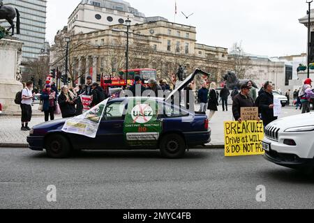 Trafalgar square, London, UK,  4 February 2023: The Piers Corbyn says he has been fine over £40,000 of ULEZ and he isn't going to pay the fine protest against The ULEZ Scandal with a car stop in the side of Trafalgar roundabout. Credit: See Li/Picture Capital/Alamy Live News Stock Photo