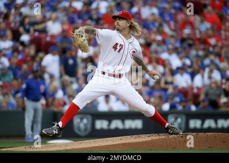 Cincinnati Reds starting pitcher John Lamb throws in the first inning of a  baseball game against the Seattle Mariners, Saturday, May 21, 2016, in  Cincinnati. The Mariners won 4-0. (AP Photo/John Minchillo