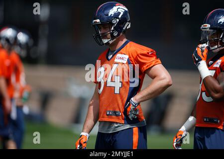 Denver Broncos rookie tight end Greg Dulcich during the opening session of  the NFL football team's training camp Wednesday, July 27, 2022, in  Centennial, Colo. (AP Photo/David Zalubowski Stock Photo - Alamy