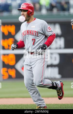 Eugenio Suarez: Bubble blowing skills gets attention of record holder