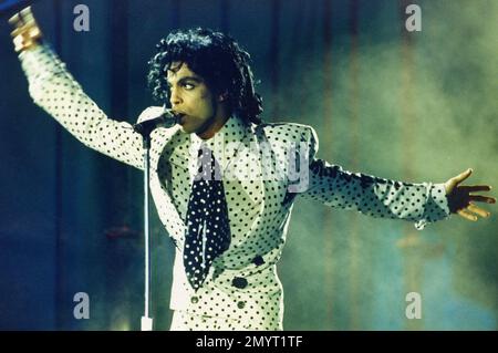 ミュージック PRINCE  lovesexy  live in europe 1988 Prince: Lovesexy Live (1988) directed by Egbert van Hees