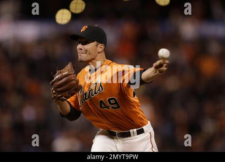 Javier Lopez finalizes three-year deal with Giants