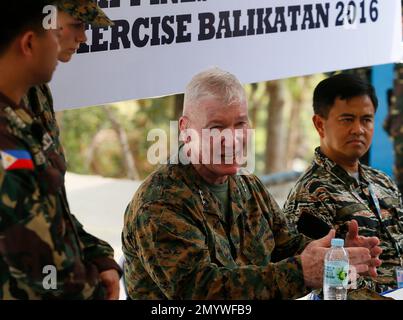 US MARINE CORPS Lt. Gen. Frank E. Petersen, Jr. the first African ...