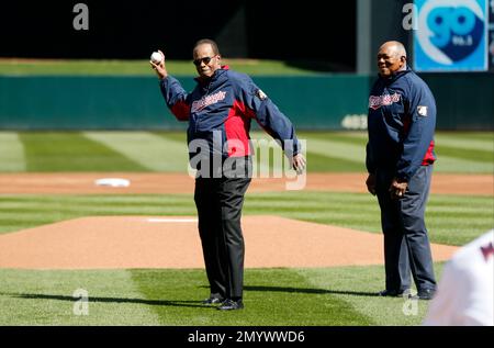 Former Twins great Tony Oliva watches batting practice before a baseball  game against the Detroit Tigers, Friday, May 25, 2012, in Minneapolis. (AP  Photo/Paul Battaglia Stock Photo - Alamy