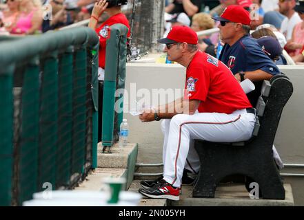 Toronto Blue Jays Paul Molitor, right, is greeted in the dugout as