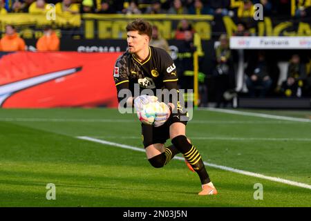 goalwart Gregor KOBEL (DO) with ball, single action with ball, action, soccer 1st Bundesliga, 19th matchday, Borussia Dortmund (DO) - FC Freiburg (FR) 5: 1, on February 4th, 2023 in Dortmund/Germany. Stock Photo