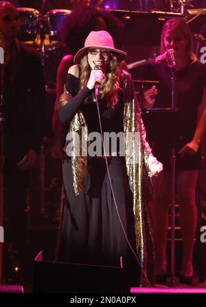 Carly Simon performs at the 2016 Clive Davis Pre-Grammy Gala at the ...