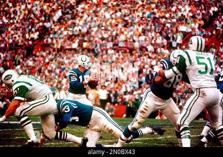 New York Jets quarterback Joe Namath (12) drops back to pass in Super Bowl  III, Jan. 12, 1969 in Miami, Fl. (AP Photo Stock Photo - Alamy