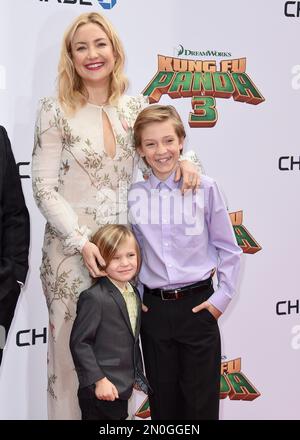 Los Angeles, CA, USA. 16th Jan, 2016. Jack Black, son Samuel Jason Black at  arrivals for KUNG FU PANDA 3 Premiere, TCL Chinese 6 Theatres (formerly  Grauman's), Los Angeles, CA January 16