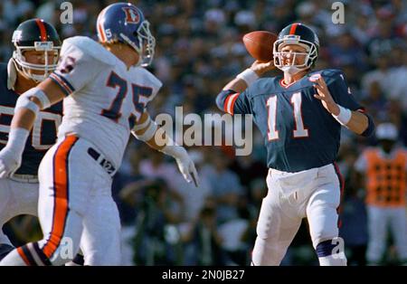 Lawrence Taylor New York Giants during the 1987 Superbowl, Pasadena, CA.  January 25, 1987 Stock Photo - Alamy