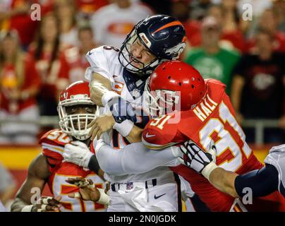 Kansas City Chiefs linebacker Derrick Thomas died Tuesday morning