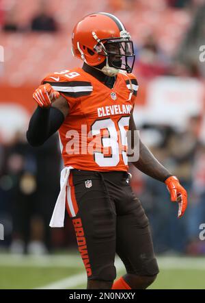 San Francisco 49ers' Tashaun Gipson Sr. takes part during the NFL team's  football training camp in Santa Clara, Calif., Wednesday, July 26, 2023.  (AP Photo/Jeff Chiu Stock Photo - Alamy