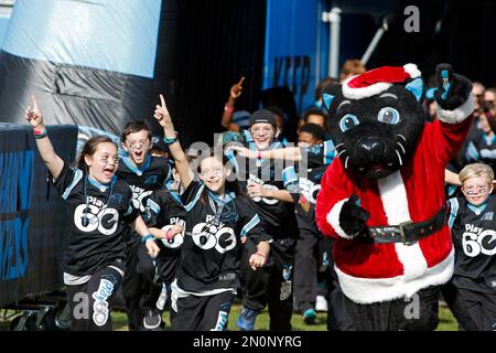 The Atlanta Falcons play the Carolina Panthers during the second half of an  NFL football game, Sunday, Sept. 10, 2023, in Atlanta. (AP Photo/Mike  Stewart Stock Photo - Alamy