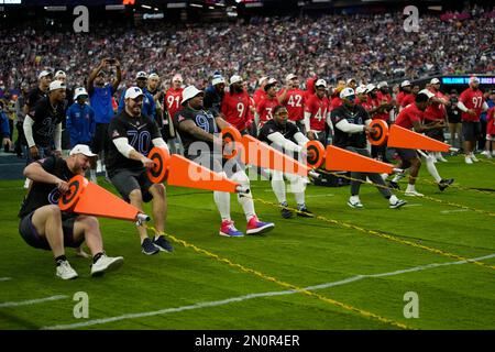 Players for the NFC compete in the Move the Chains event at the NFL Pro Bowl,  Sunday, Feb. 5, 2023, in Las Vegas. (AP Photo/John Locher Stock Photo -  Alamy