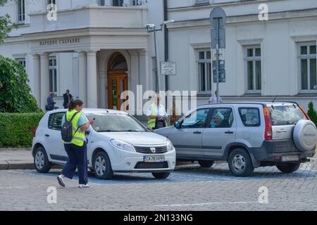 Traffic wardens, Pl. Sveti Aleksandar Nevski, Sofia, Bulgaria, Europe Stock Photo