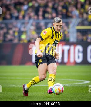 Dortmund, Germany. 4th Feb, 2023.  Nico Schlotterbeck (BVB) Borussia Dortmund - SC Freiburg Bundesliga 04.02.2023  Copyright (nur für journalistische Stock Photo