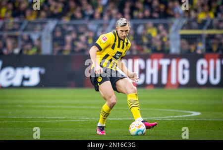 Dortmund, Germany. 4th Feb, 2023.  Nico Schlotterbeck (BVB) Borussia Dortmund - SC Freiburg Bundesliga 04.02.2023  Copyright (nur für journalistische Stock Photo