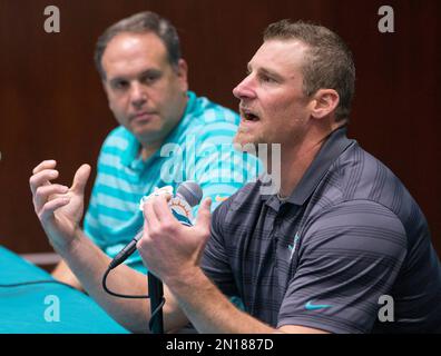 From left, Miami Dolphins Vice Chairman, President and CEO Tom Garfinkel,  Baltimore Ravens owner Steve Bisciotti, Miami Dolphins owner Stephen Ross  and Miami Dolphins vice chairman and partner Bruce Beal talk on