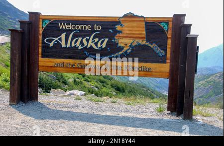 The border Between Canada, Yukon Territory And USA, Alaska with a different time zone Stock Photo