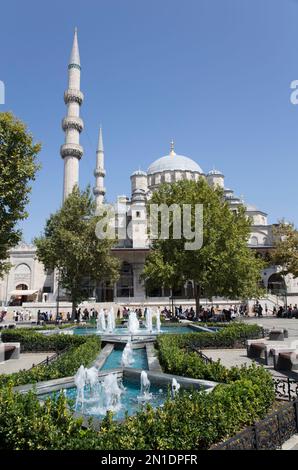 New Mosque (New Valide Sultan Mosque), dating from 1660, Istanbul, Turkey, Europe Stock Photo