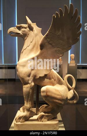 Skulptur Bueste: Neo-Gothic Andirons, Altes Museum Stock Photo