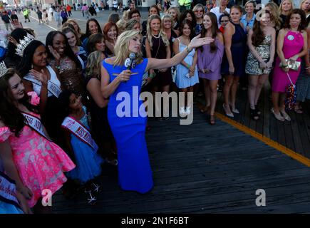 Atlantic City, N.J. - beauty pageant and crowd on beach, circa 1920