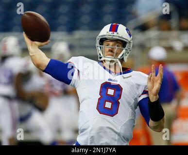 Buffalo Bills quarterback Matt Simms (8) passes against the Detroit Lions  during an preseason NFL football game at Ford Field in Detroit, Thursday,  Sept. 3, 2015. (AP Photo/Rick Osentoski Stock Photo - Alamy