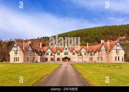 Braemar Aberdeenshire Scotland Mar Lodge Estate a blue sky over the building Stock Photo