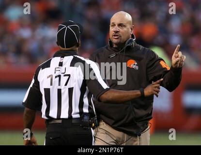 Miami Dolphins defensive tackle John Jenkins (77) walks off the field after  an NFL football game against Chicago Bears, Sunday, Nov. 6, 2022, in Chicago.  (AP Photo/Kamil Krzaczynski Stock Photo - Alamy