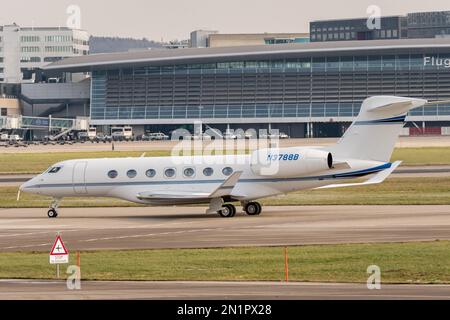 Zurich, Switzerland, January 20,2023 Gulfstream G550 business aircraft is taxiing to its position Stock Photo