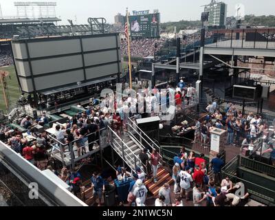 Wrigley Right Field Bleachers and roof top seats across the street Stock  Photo - Alamy