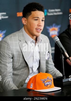 Phoenix Suns first-round basketball draft pick and former Kentucky guard Devin  Booker is introduced, Friday, June 26, 2015, in Phoenix. (AP Photo/Matt  York Stock Photo - Alamy