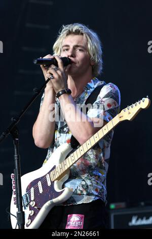 ross-lynch-of-the-band-r5-