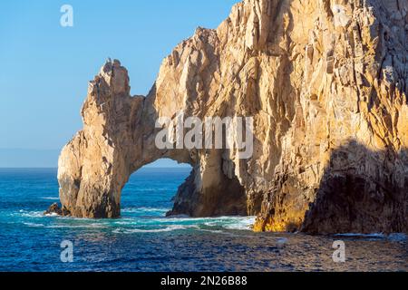 The El Arco Arch at the Land's End rock formations on the Baja Peninsula, at Cabo San Lucas, Mexico. Stock Photo