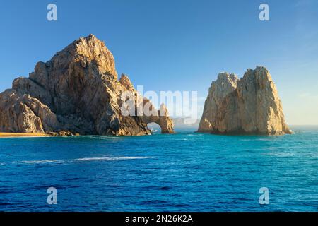 The El Arco Arch at the Land's End rock formations on the Baja Peninsula, at Cabo San Lucas, Mexico. Stock Photo