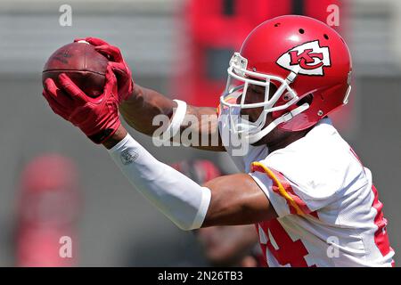 Kansas City Chiefs cornerback Aaron Hester participates in a drill during  an NFL football organized team activity, Thursday, May 28, 2015, in Kansas  City, Mo. (AP Photo/Charlie Riedel Stock Photo - Alamy