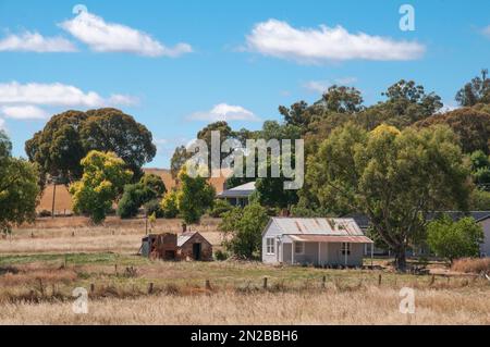 Central Goldfields Farmhouse outside Guildford in the historic central goldfields of ...