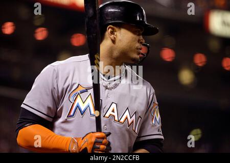 Photo: Marlins Stanton Waits at the 2017 MLB All-Star Game in