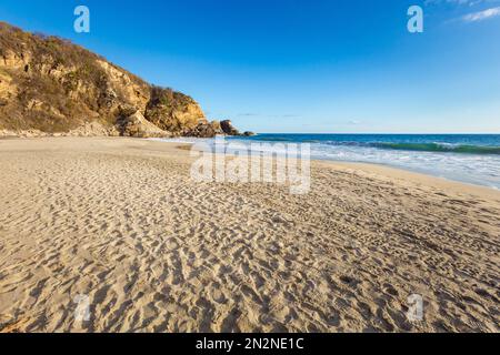 Beautiful Zipolite beach in Mexico. Love beach Stock Photo - Alamy