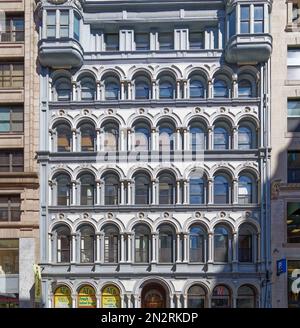 Boston Downtown: Landmark Richards Building, built 1858 as five-story Shaw Building, added two stories in 1889. Among city’s last cast iron buildings. Stock Photo