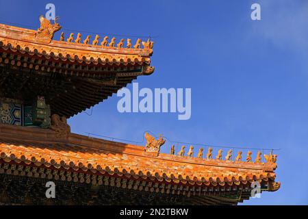 Imperial roof decoration of the highest status on the roof ridge of the Hall of Supreme Harmony, Forbidden City, Beijing, China Stock Photo