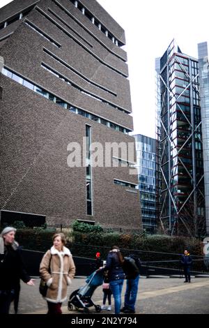 London, UK. 04th Feb, 2023. The Tate modern and the nearby flats (Photo by Jay Shaw Baker/NurPhoto) Credit: NurPhoto SRL/Alamy Live News Stock Photo