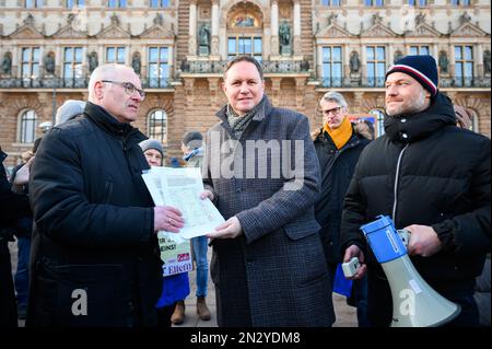 Hamburg, Germany. 07th Feb, 2023. Protesters hand over the collected signatures to Carsten Brosda (M, SPD), Senator for Culture and Media in Hamburg, at Rathausmarkt. RTL Deutschland is planning to cut around 700 of the 1,900 jobs in its magazine segment around the former publishing house Gruner   Jahr. Credit: Jonas Walzberg/dpa/Alamy Live News Stock Photo