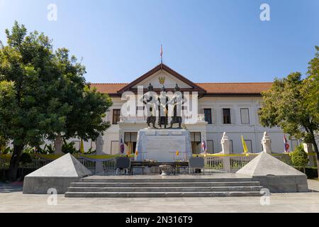 Chiang Mai, Thailand, January 16 2023: Three Kings Monument Builders Stock Photo