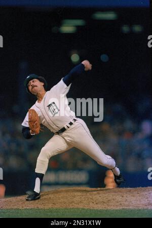 Detroit Tigers pitcher Willie Hernandez and catcher Lance Parrish celebrate  Oct. 14, 1984 after beating the San Diego Padres to win the World Series.  (AP Photo/Ron Heflin Stock Photo - Alamy