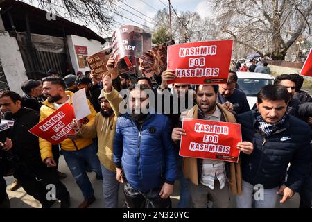 Srinagar, India. 07th Feb, 2023. Members of the Peoples Democratic Party (PDP) are seen shouting slogans during the protest against land eviction drives. (Photo by Mubashir Hassan/Pacific Press) Credit: Pacific Press Media Production Corp./Alamy Live News Stock Photo