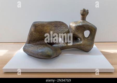 Maquette for UNESCO Reclining Figure, Henry Moore, 1957, Art Institute of Chicago, Chicago, Illinois, USA, North America Stock Photo