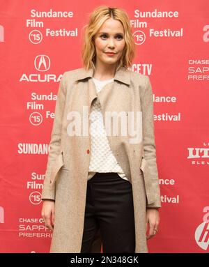 Actress Leslie Bibb attends the premiere of 